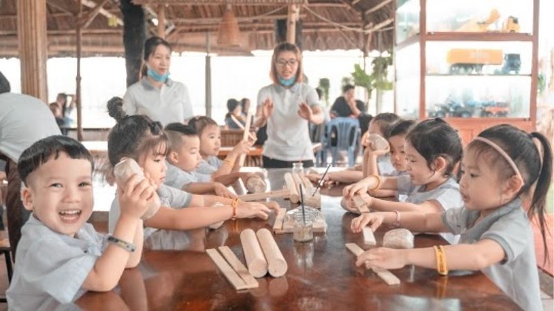 Bé tự làm – Khơi nguồn sáng tạo và tự lập từ những đôi bàn tay nhỏ