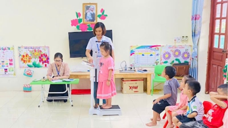 VĂN BẢN HƯỚNG DẪN VỀ CHĂM SÓC VÀ NUÔI DƯỠNG TRẺ MẦM NON