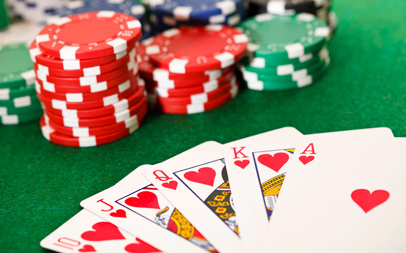 Hiểu Rõ Về Nghệ Thuật Bluff Trong Poker Sunwin
